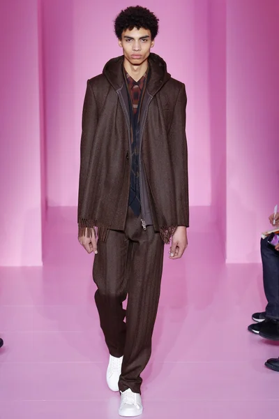 Look 28
